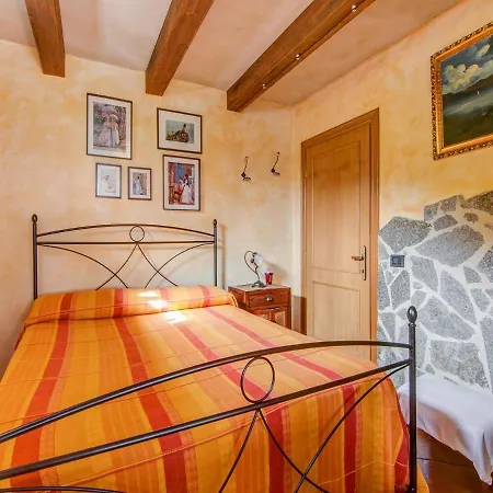 Comfy In Montone With Private Pool And Garden 公寓 蒙托内