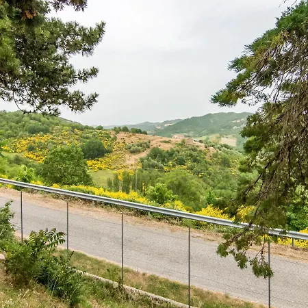 Comfy In Montone With Private Pool And Garden 蒙托内